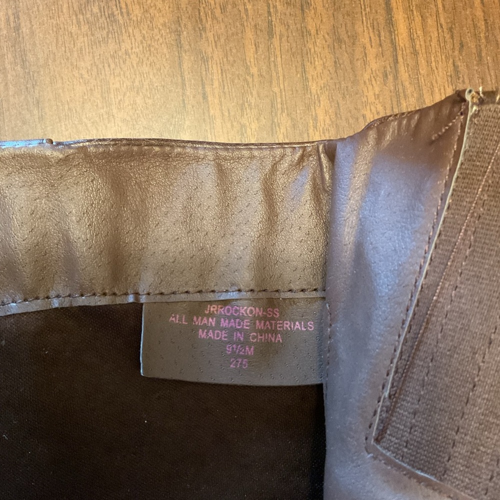 Brown wide calf dress boot with braid trim size 9.5.  Only worn twice - Picture 13 of 14